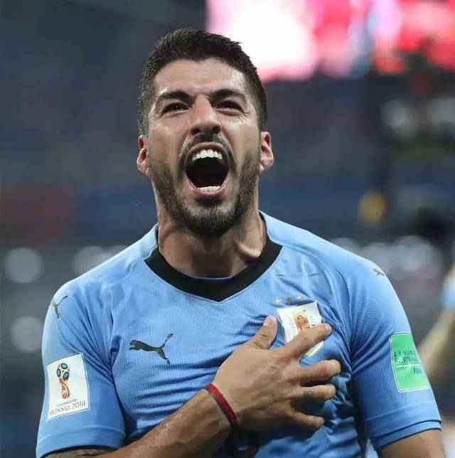 乌拉圭碾压里昂，苏亚雷斯送出助攻