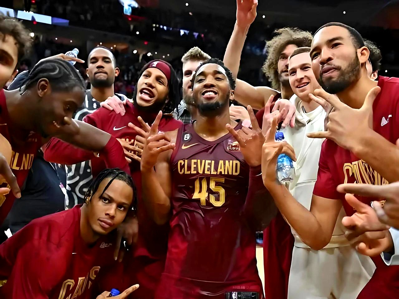 猛龙横扫骑士，西亚卡姆扛起全队