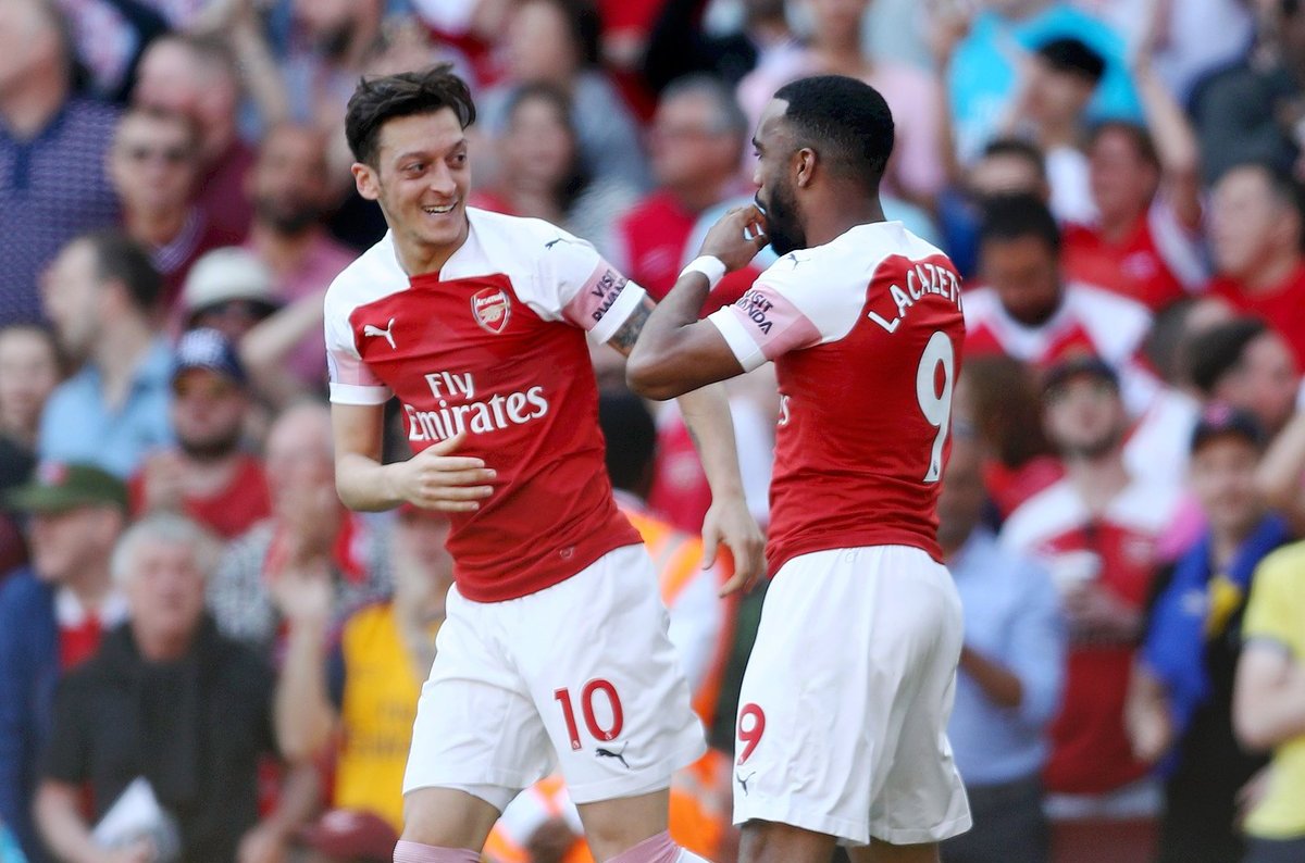 莱沃库森主场踢平，前锋连续进球的简单介绍