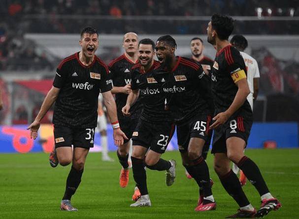 佛罗伦萨客场惨败，保级形势急转直下的简单介绍