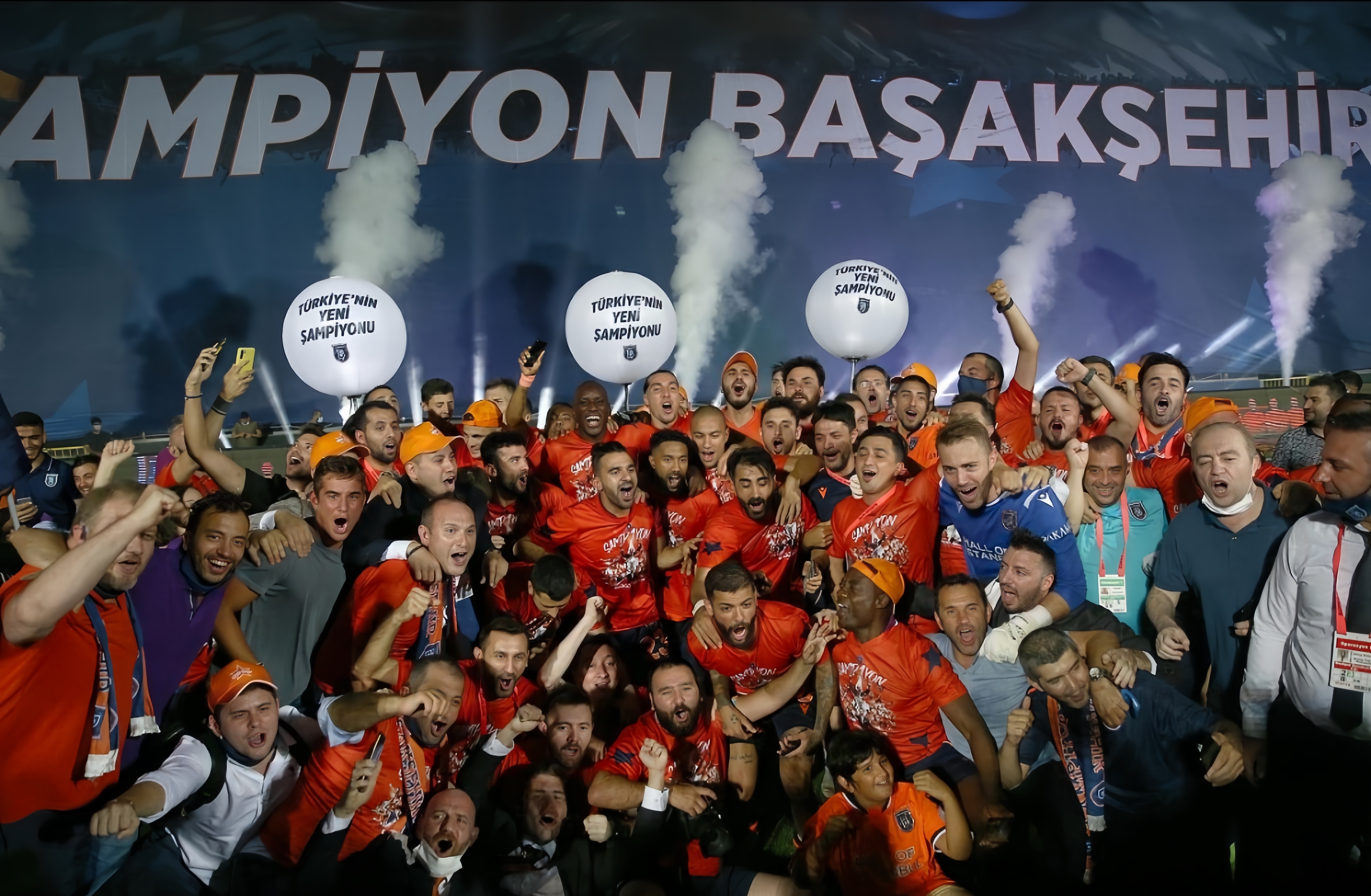 精彩纷呈的表现点燃了球迷们的热情