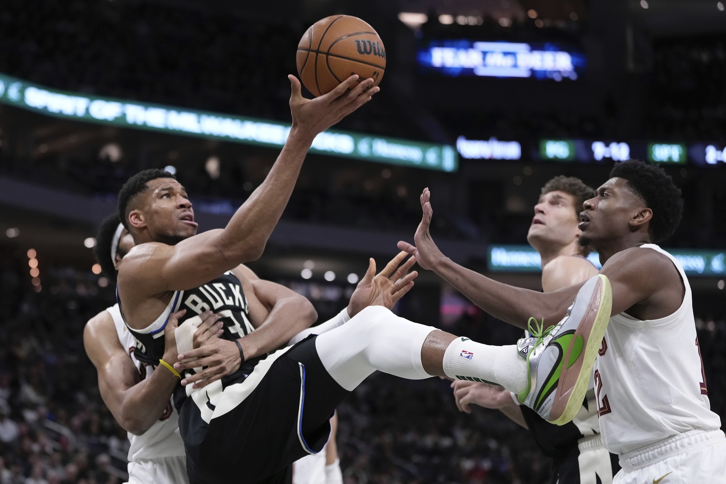 雄鹿四连胜，打破步行者的防守