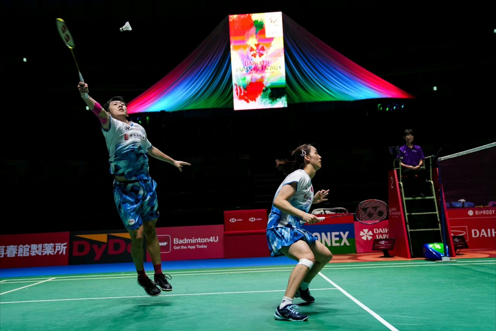 包含韩国羽毛球队轻取英格兰羽毛球队，林丹绝境逆转的词条