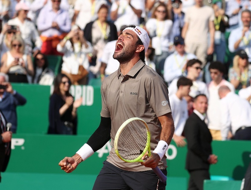 包含蒙特卡洛大师赛翻盘年终总决赛，兹维列夫刷新纪录的词条