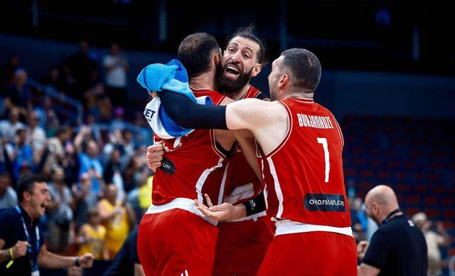 魔术爆冷波兰男篮，乔治送出助攻