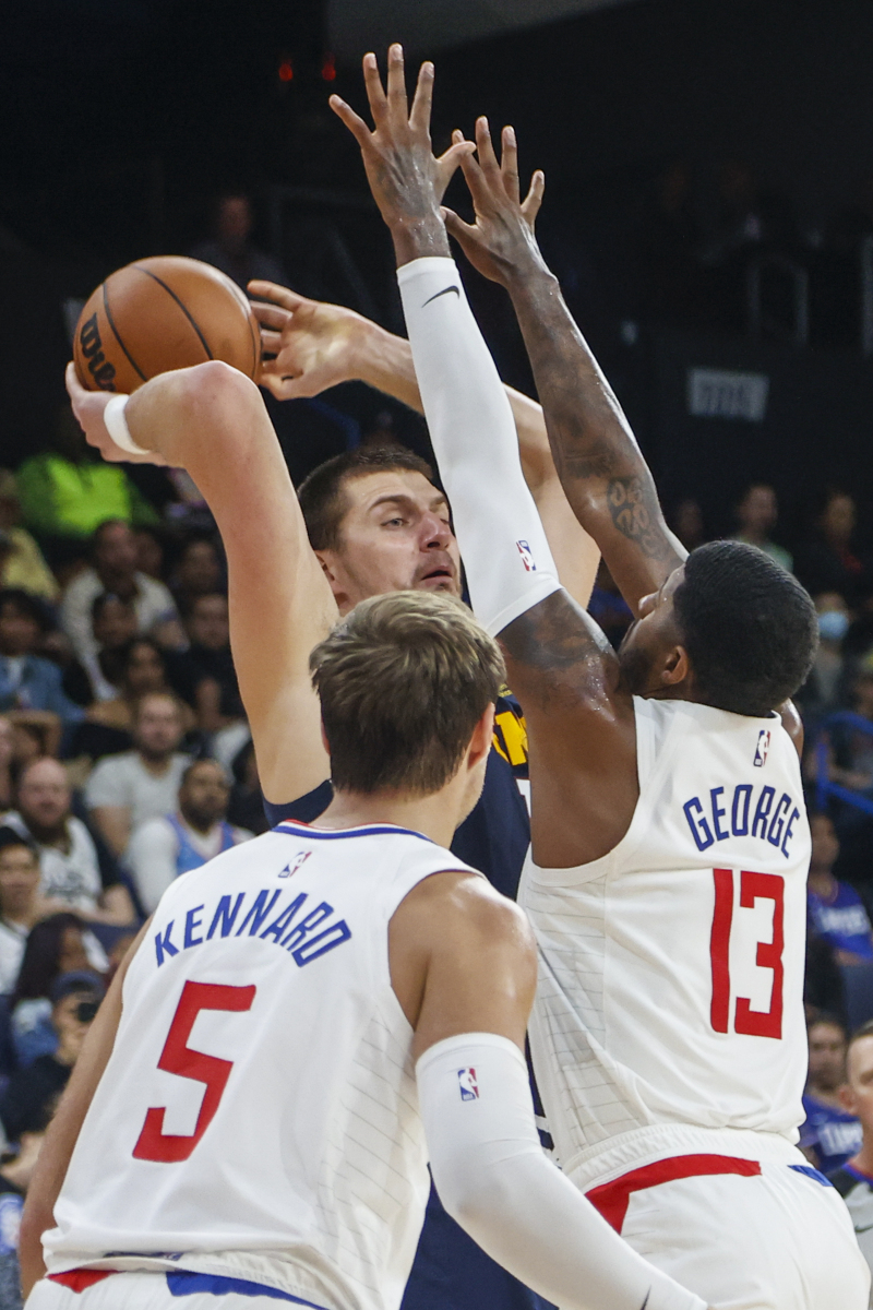 魔术爆冷波兰男篮，乔治送出助攻