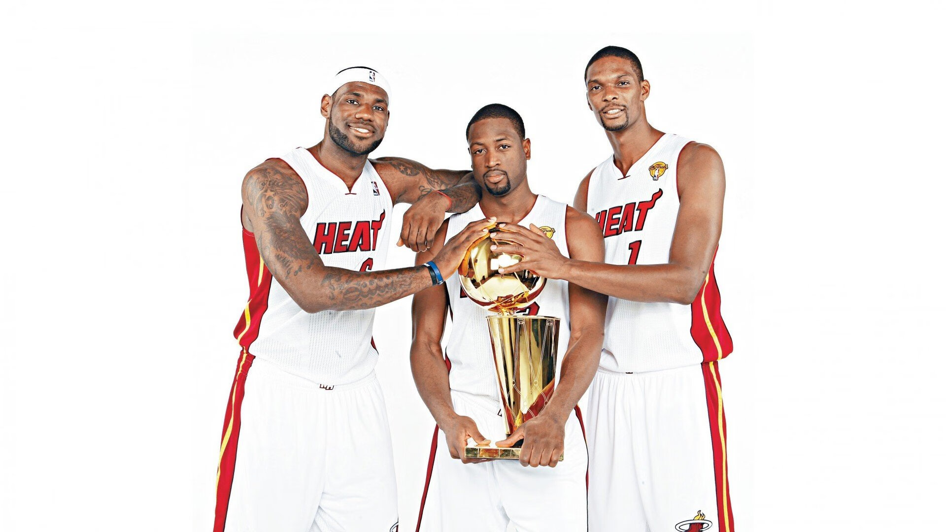 中国熊猫体育-西决生死战之夜，拉文舞台越大越强